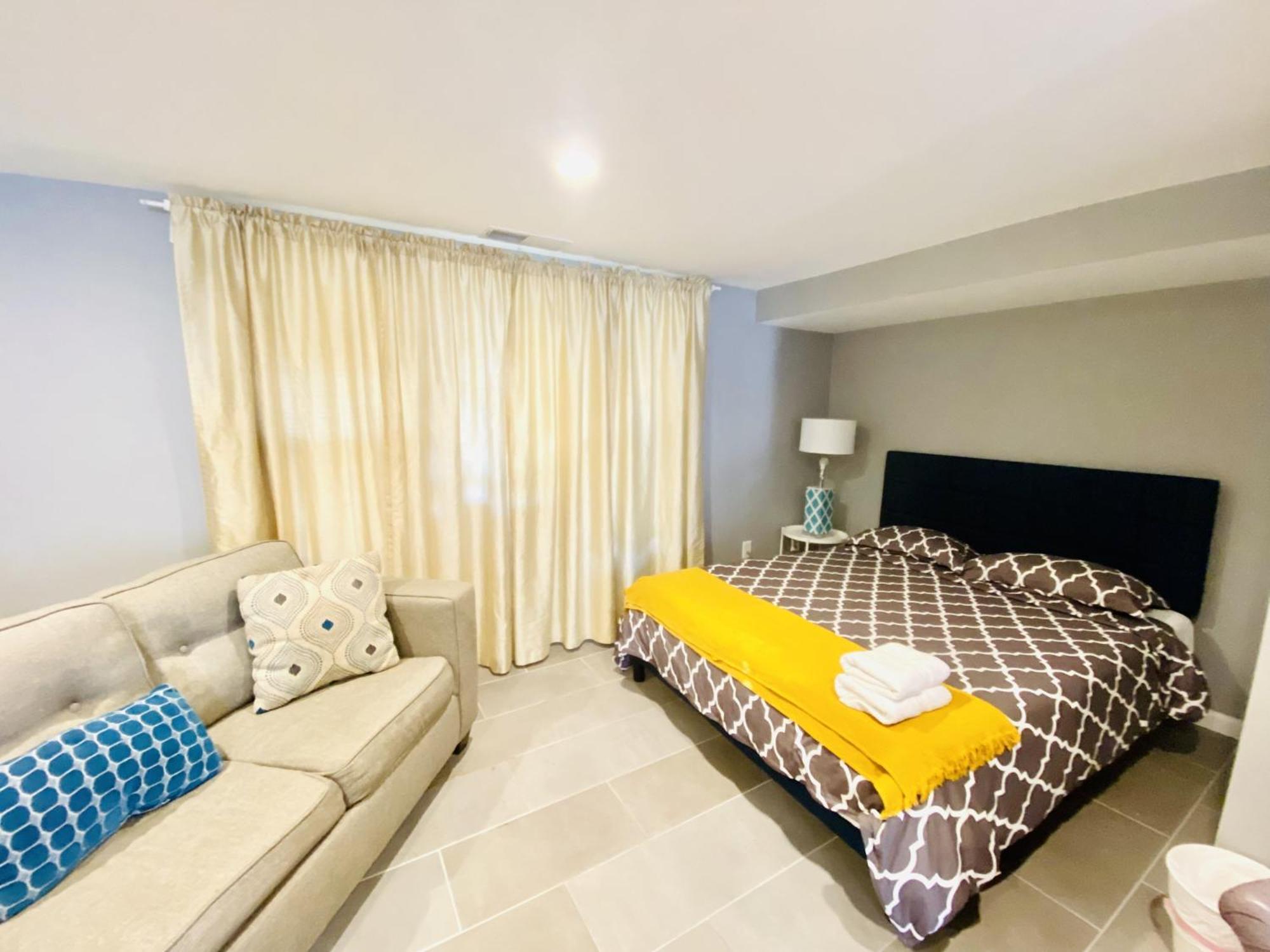 Tuscany 2900 - Classic Italian Style 3br W Parking Near Airport Apartamento Filadélfia